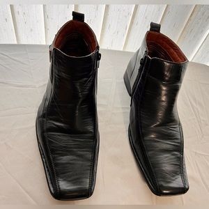 Brand Aldo, size 10.5, color black. Light wear and it is in good condition.